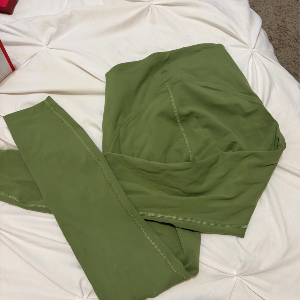 Lululemon leggings, size 4, like new